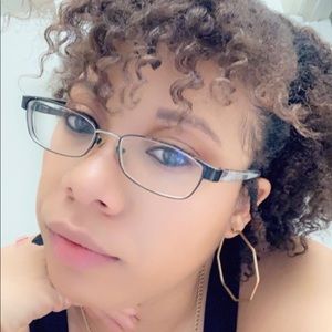 Meet your Posher, Candice